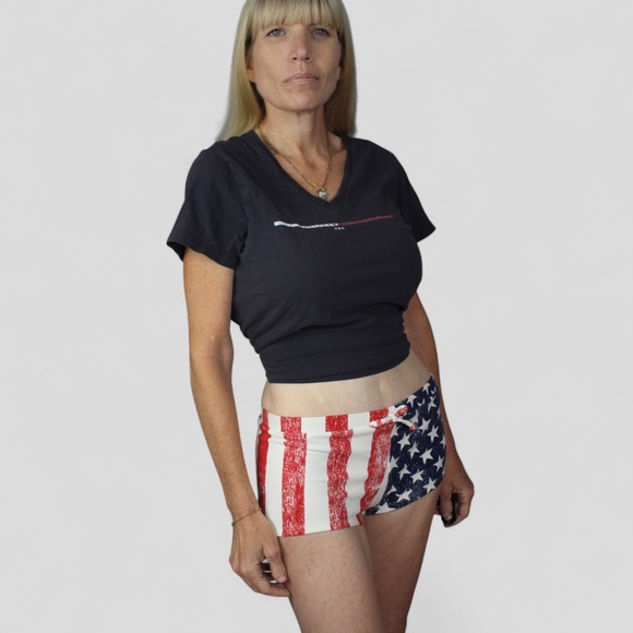 Vintage 80s Sexy & Stretchy Red White and Blue US Flag Print Short Shorts - Picture 1 of 6